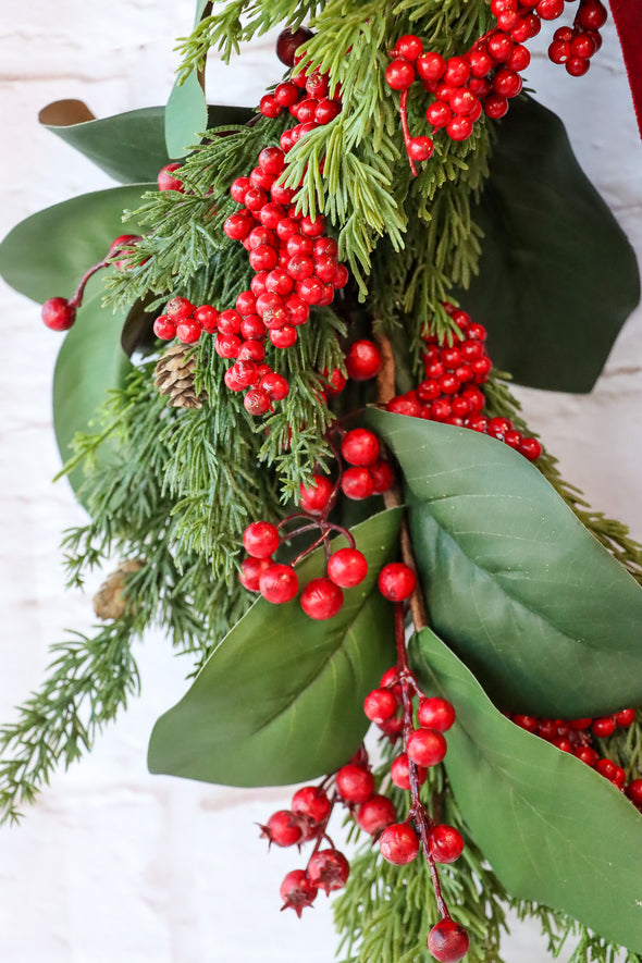 BERRY CEDAR WREATH GREEN RED 40CM - X3441 (Box of 2pcs)
